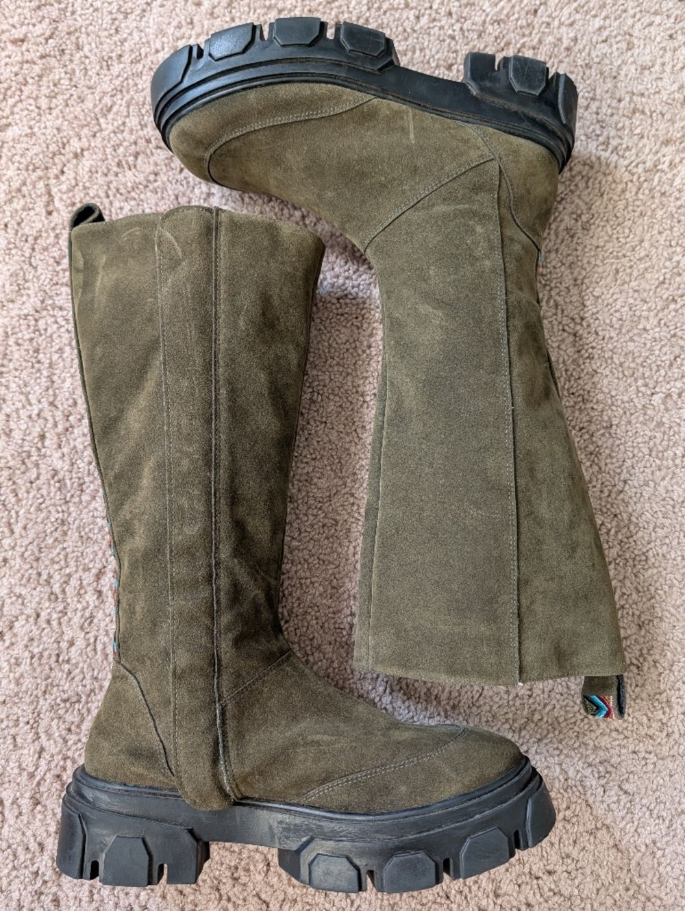 Farm Rio Womens Army Green Suede Embroidered Calf High Lug Sole Boots Size 9.5 - Picture 2 of 12